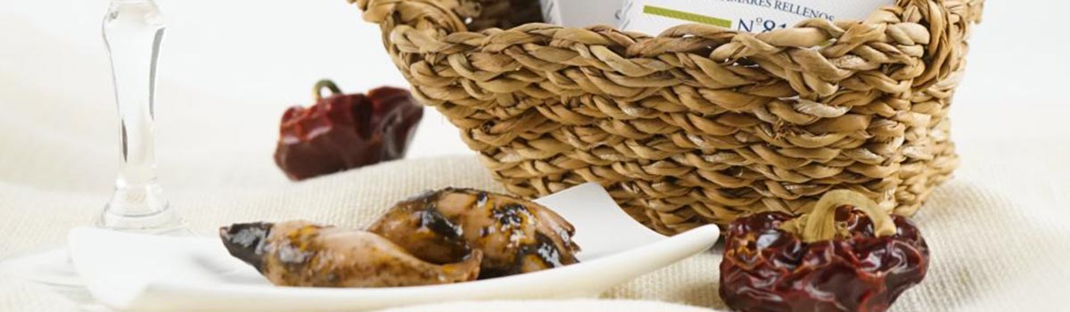 Kleine handverlesene Calmare, konserviert in eigener Tinte, La Brujula No. 81 Kleine handverlesene Calmare, konserviert in eigener Tinte, La Brujula No. 81