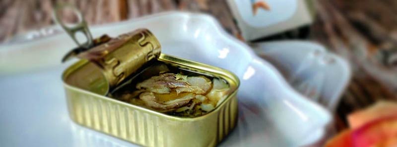 Kabeljau (Stockfisch) in Olivenöl mit Knoblauch